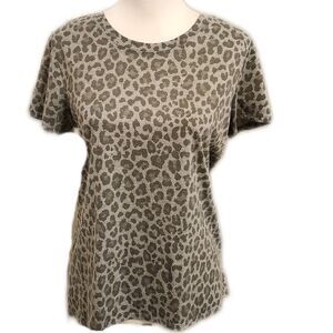 5/$55 Zoe + Liv crew neck, gray & charcoal animal print, short sleeve tee M